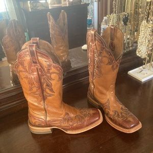 Ariat Boots. Like new, worn a couple of times. Excellent condition